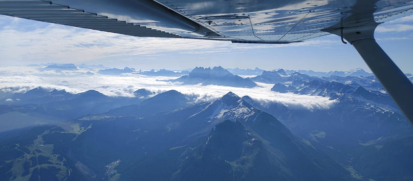 Local flight between Mountains and flatland