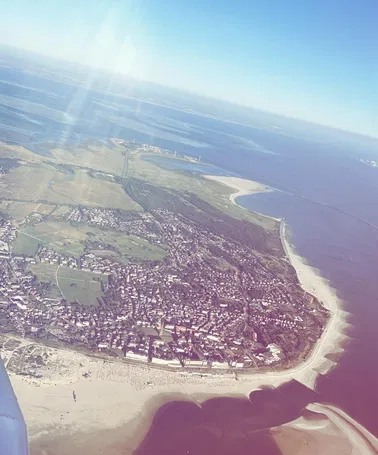 Rundflug entlang der ostfriesischen Nordseeküste