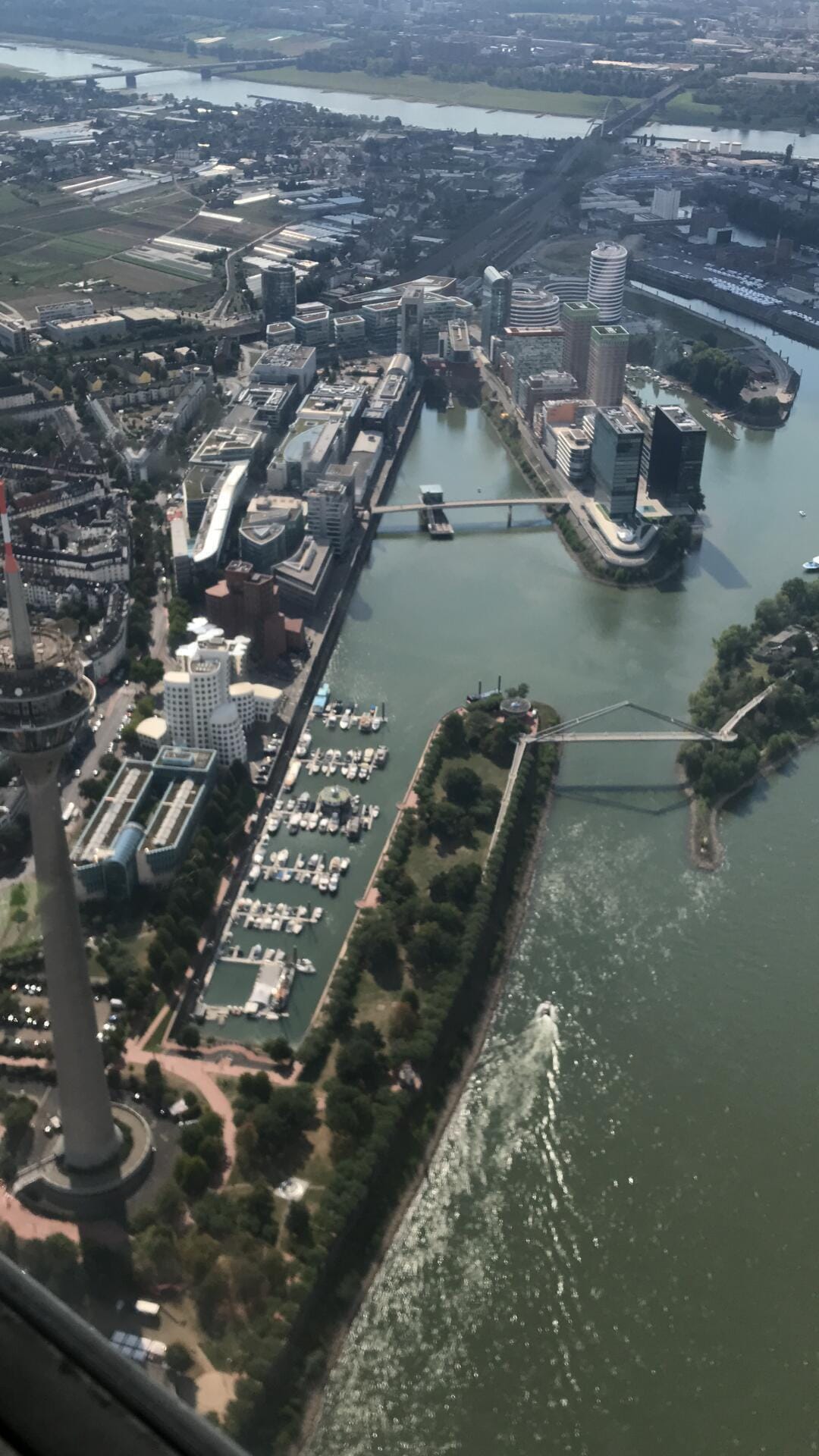 Rundflug über Düsseldorf ab Flughafen Essen/ Mülheim