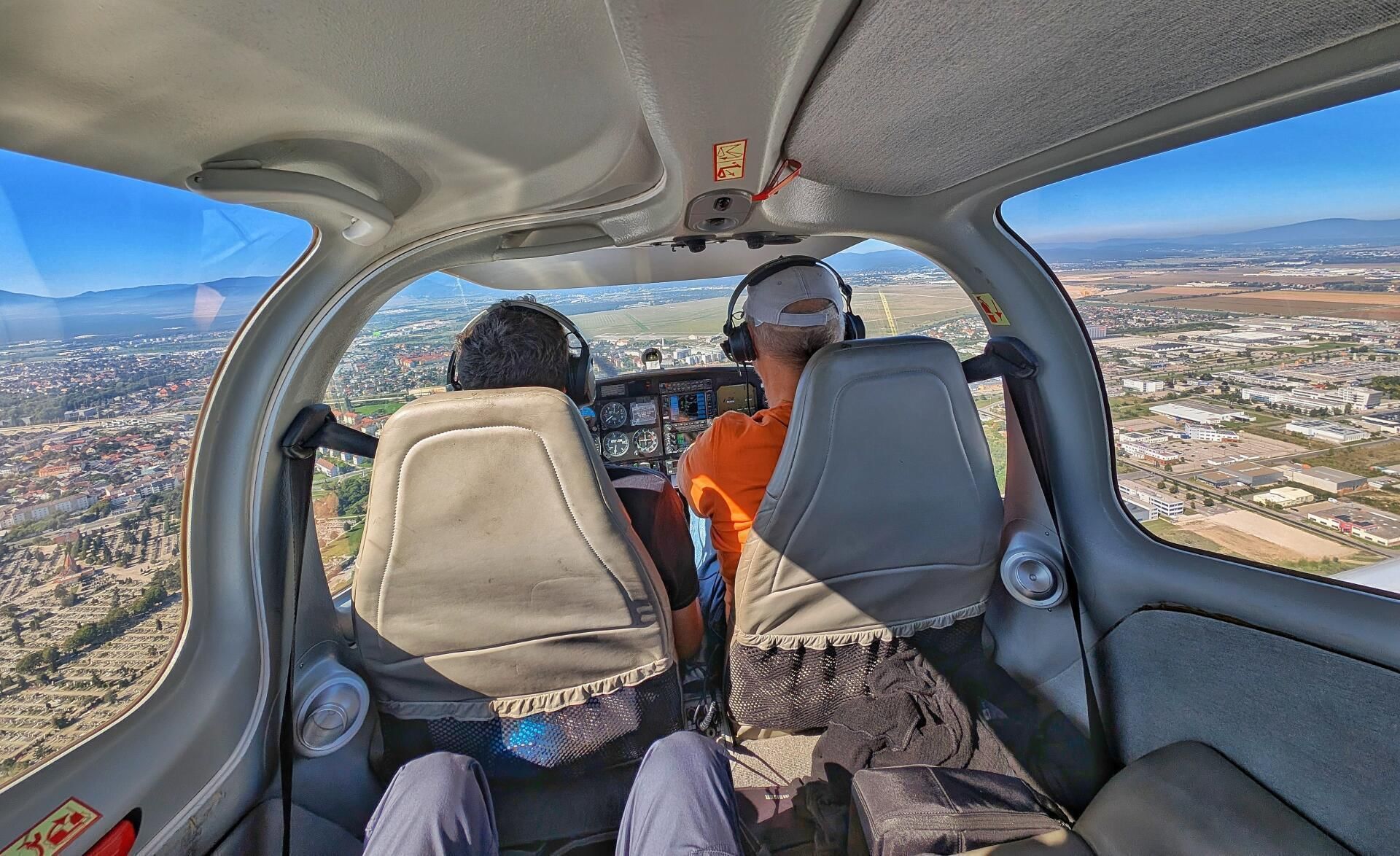 1 stündiger Rundflug (individuell gestaltbar)