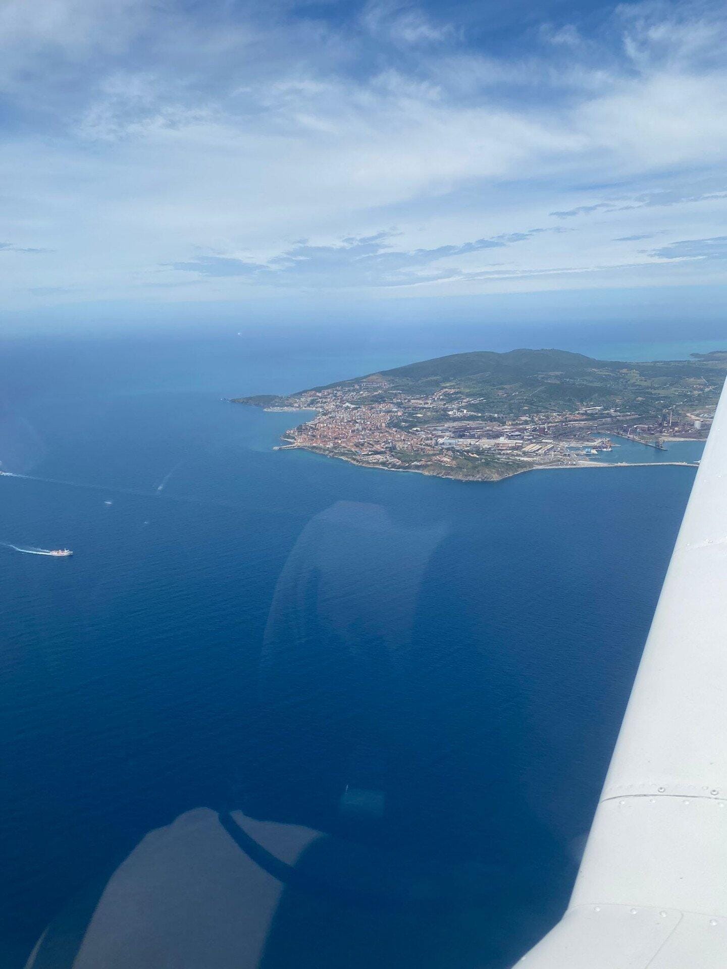 Overfly Isola d'Elba and the surrounding isles