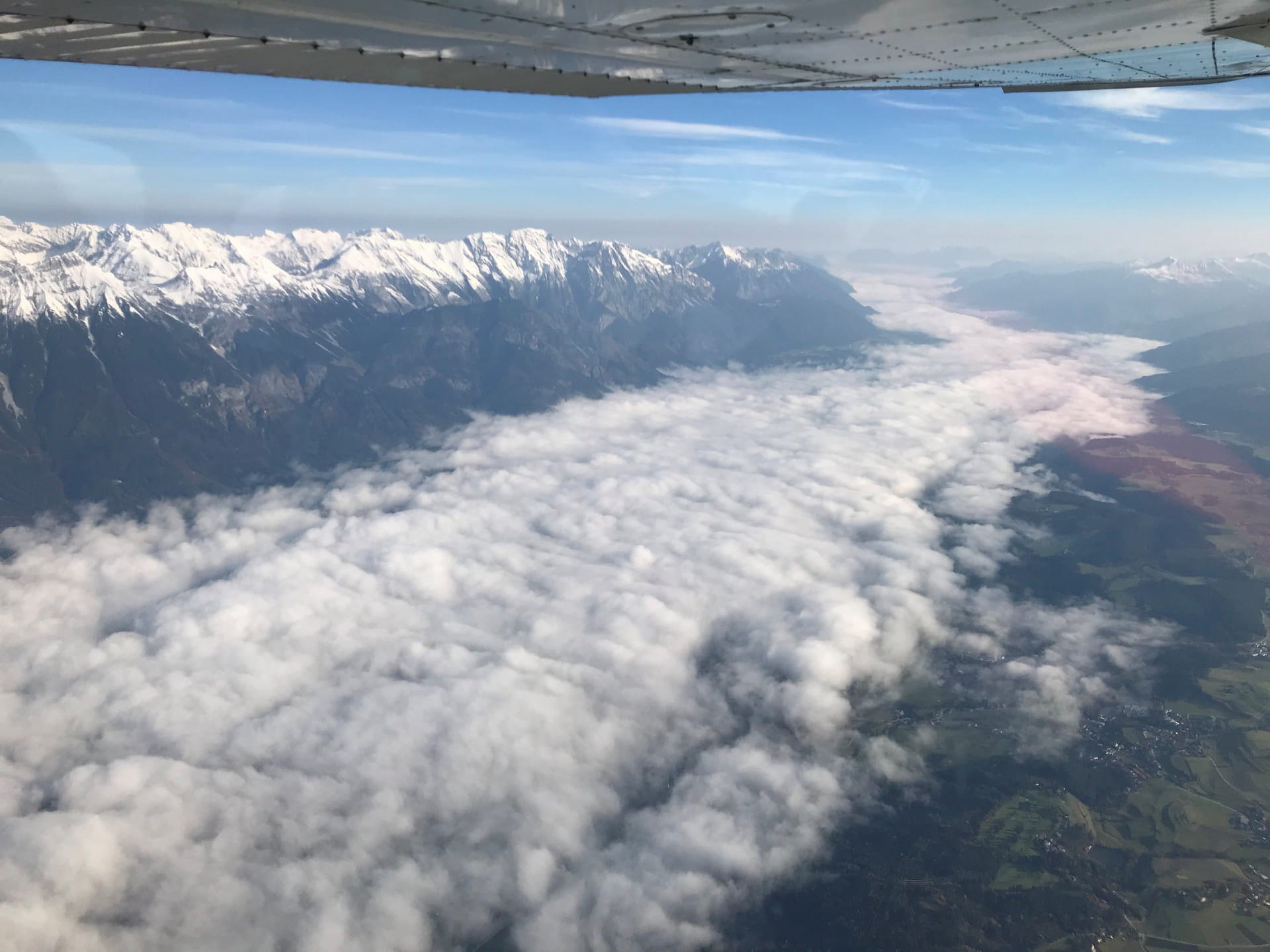 Inntal bei Innsbruck im Morgennebel