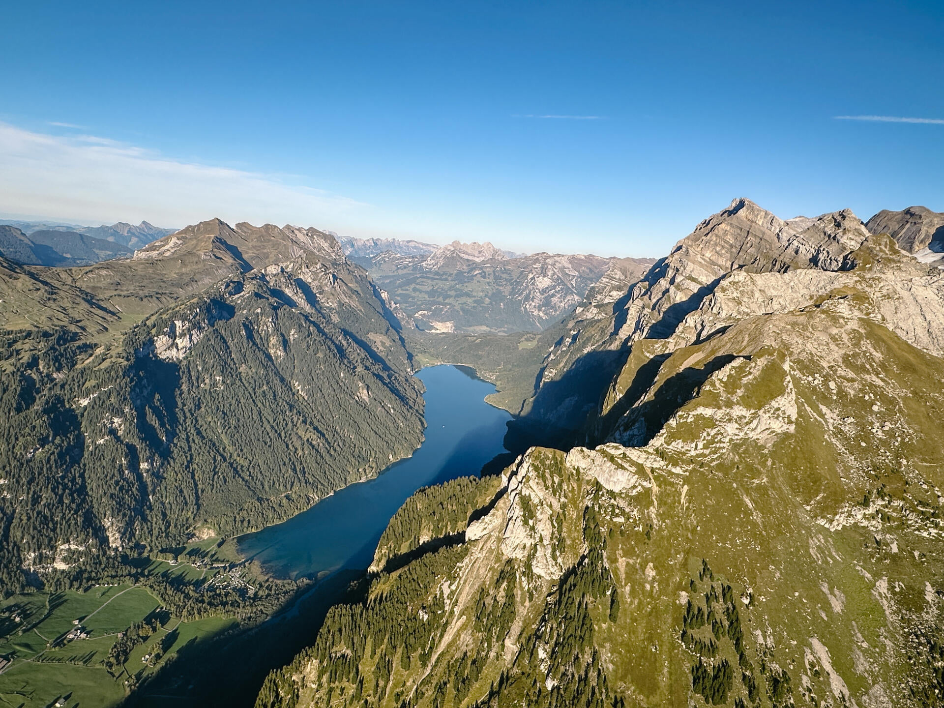 Entdecke die Glarner Alpen von oben