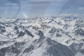 🛩️ Cap sur le Pic du Midi — Pyrénées vues du ciel