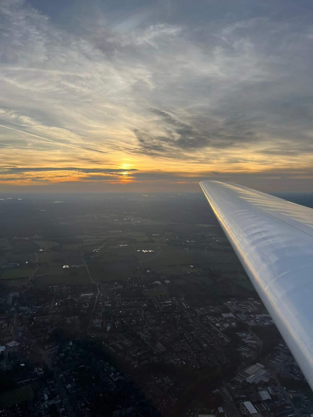 Entspannter Rundflug im Motorsegler – 60 Minuten pur