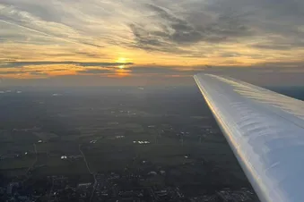 Entspannter Rundflug im Motorsegler – 60 Minuten pur