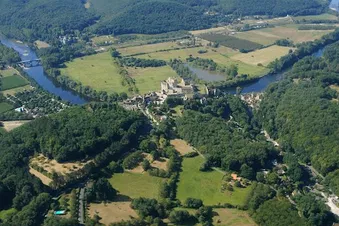 Balade aérienne sur la vallée de la Dordogne