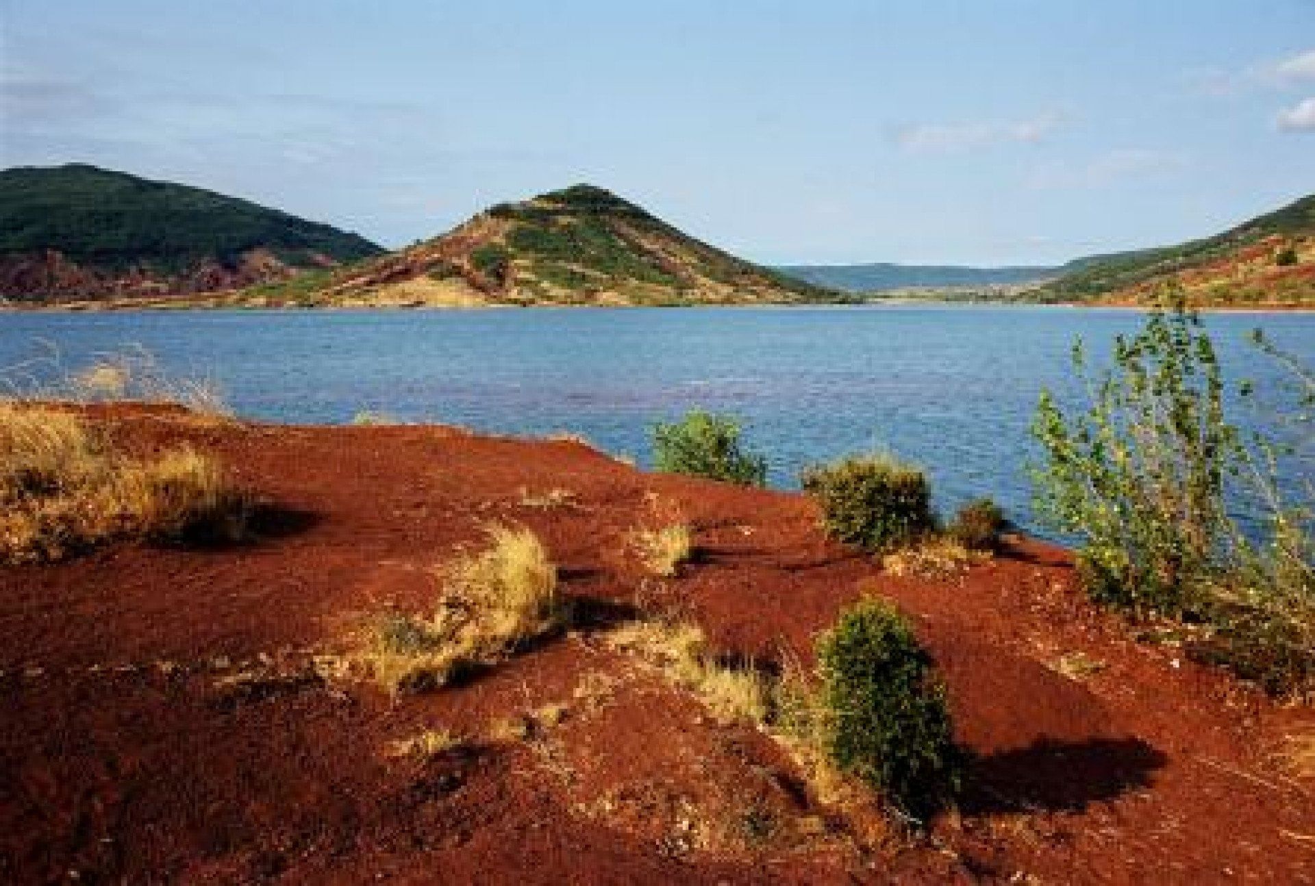 Balade aérienne : Le Lac du Salagou