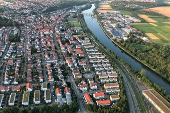 Blick auf Aldingen im Endanflug auf die Piste 28 in Pattonville