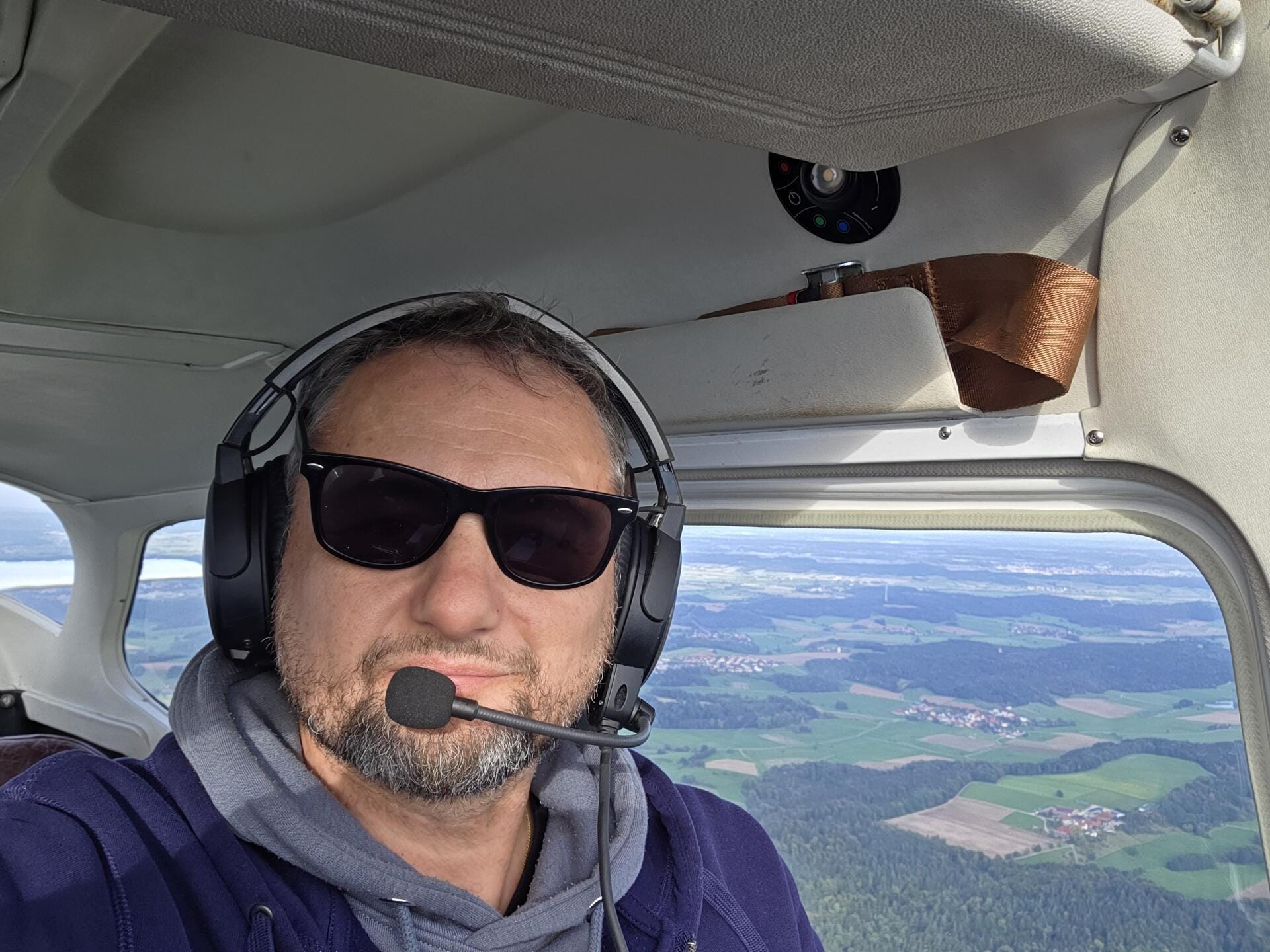 Piper 28-235
