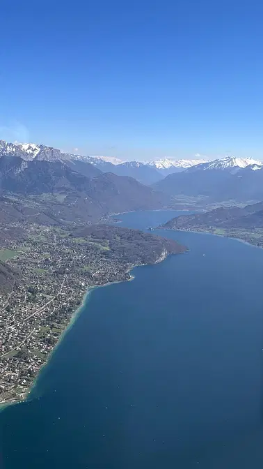 Vol dans les Alpes
