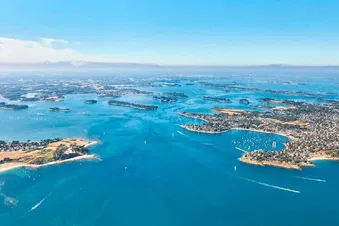 Golfe du Morbihan - joyau de la bretagne vu du ciel