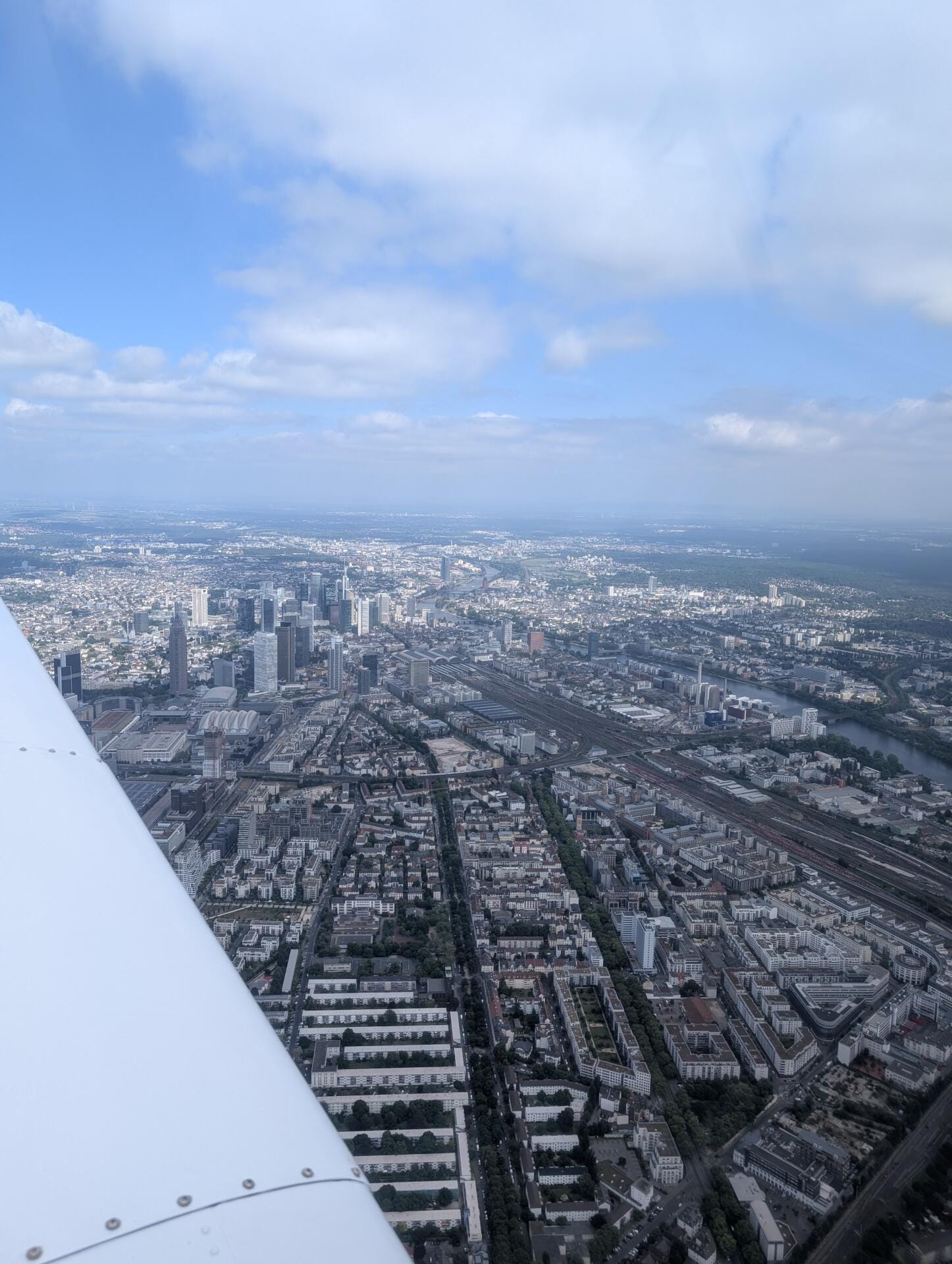 Exklusiver Skyline Flug in einer PA32