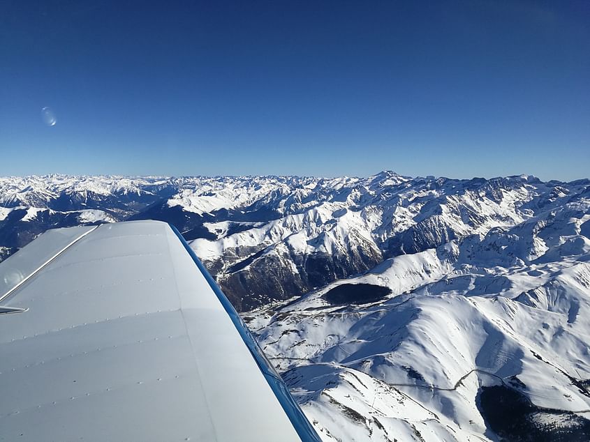 Vol au-dessus des Pyrénées en Robin DR400 - 160HP