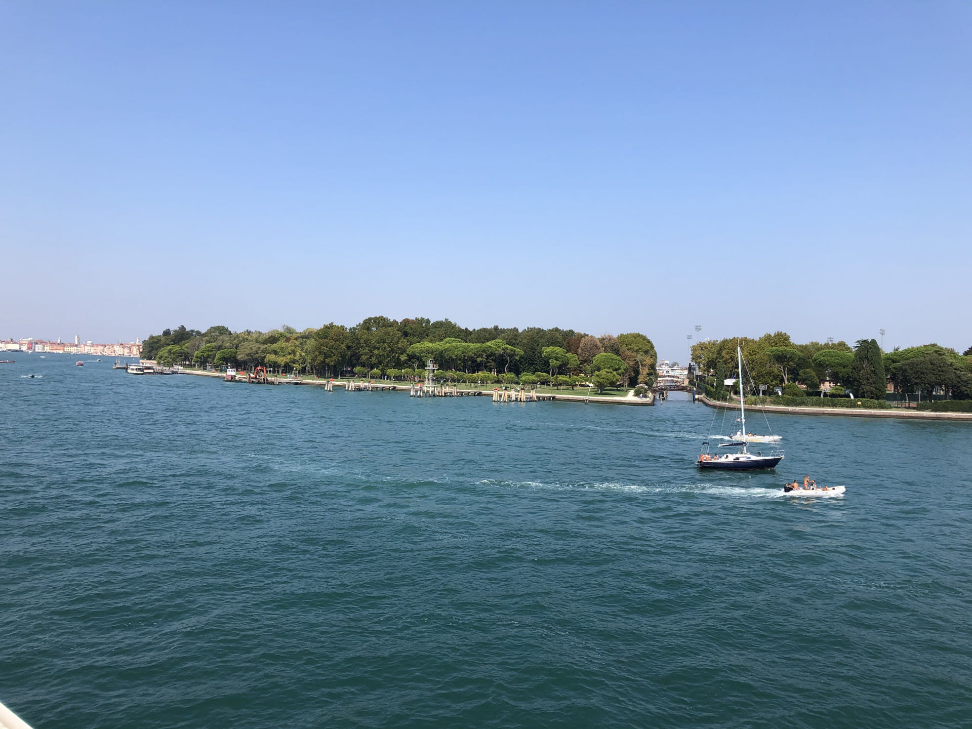 Mit dem Boot nach Venedig