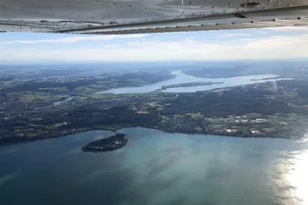 Schöner Bodensee und Alpen Rundflug