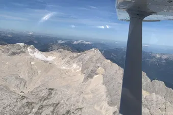Traumhafter Panoramaflug zur Zugspitze und den Alpennordrand