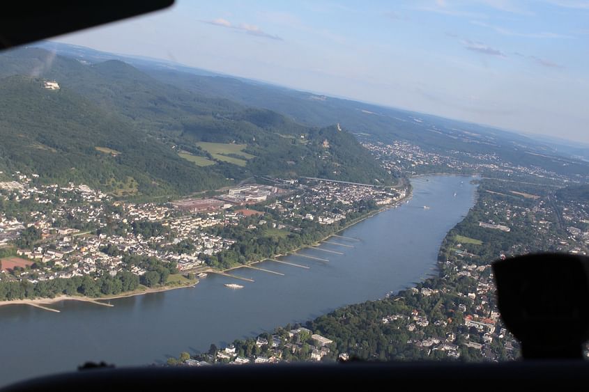 Rundflug: Kölner Dom, Düsseldorf Rheinturm und Tagebau