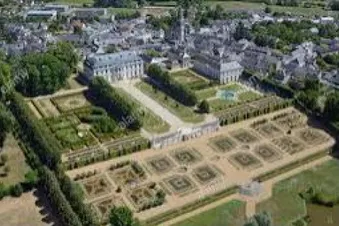 les châteaux de La Loire au départ du Mans en 2 heures