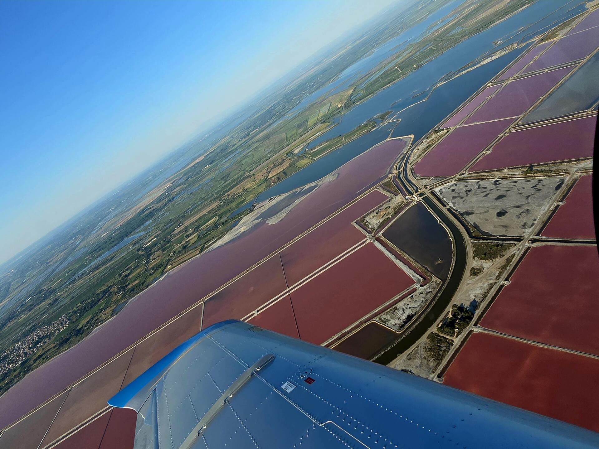 Balade Aérienne en Camargue : Entre Sables et Sels