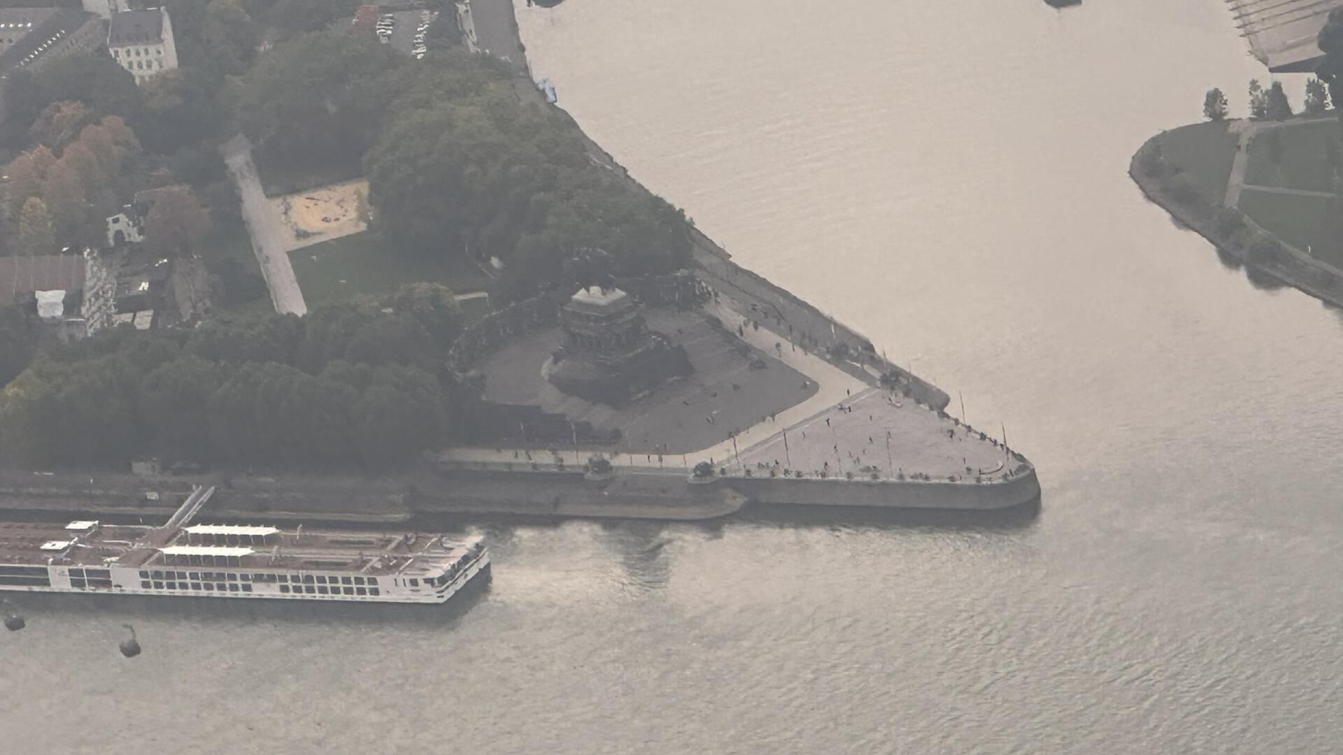 Siegerlandflughafen, Rundflug über Koblenz