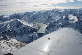 Matterhorn-Flug mit Landung in Locarno