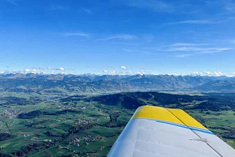 Rückflug mit Traumhafter Aussicht auf die Alpen-Welt