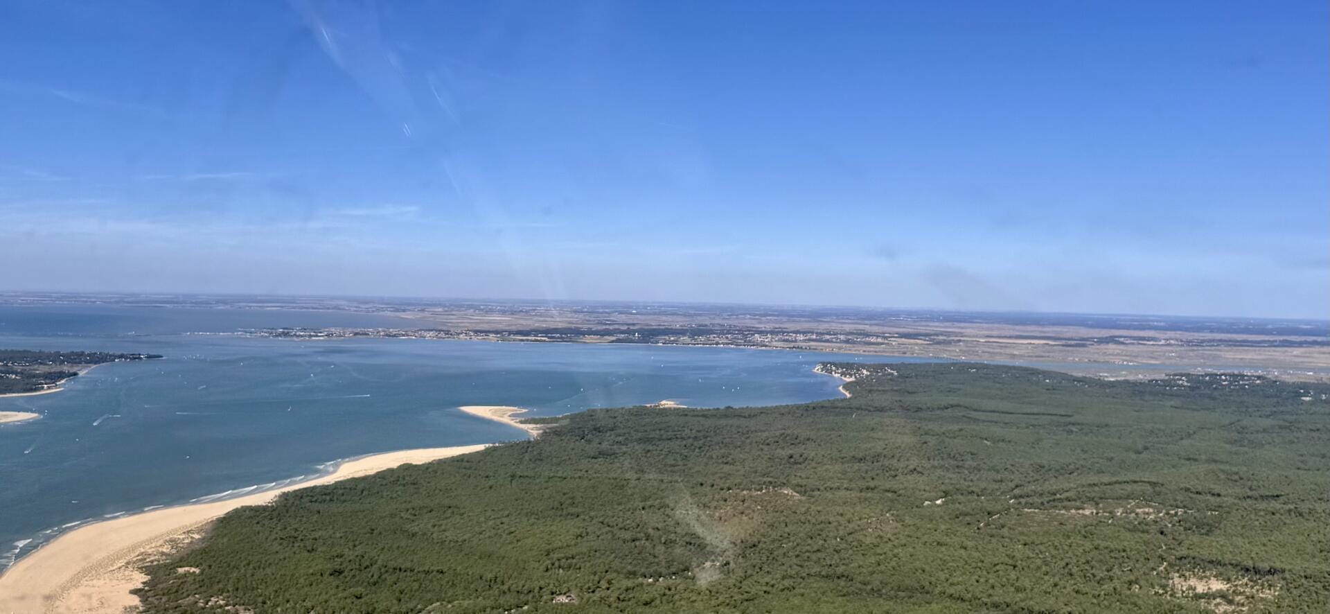 Le pertuis de Maumusson et Ronce les bains au milieu à droite
