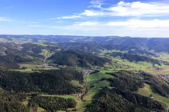 Rundflug mit einer Landung in Donaueschingen oder Leutkirch