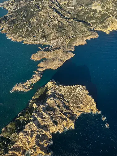 Vol à la découverte de Marseille.