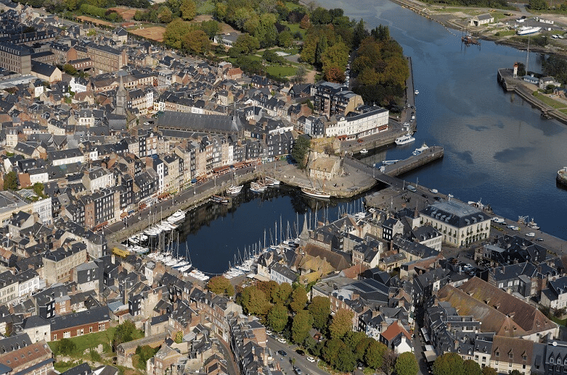 ✈️ Vol panoramique : Caen, Deauville, Honfleur & Étretat