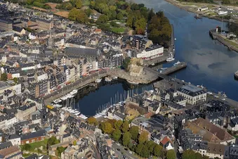 ✈️ Vol panoramique : Caen, Deauville, Honfleur & Étretat