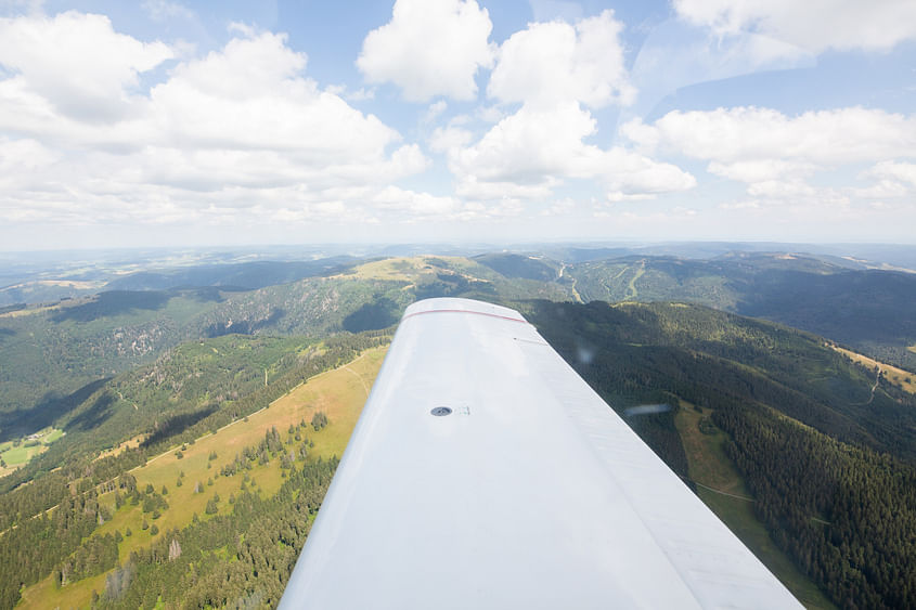 Rundflug über den Bodensee und zum Alpenrand im Allgäu