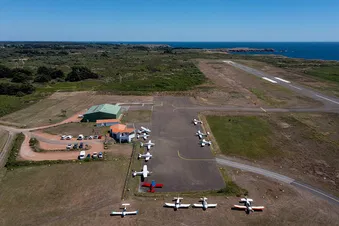 L'aérodrôme de l'île d'Yeu en été