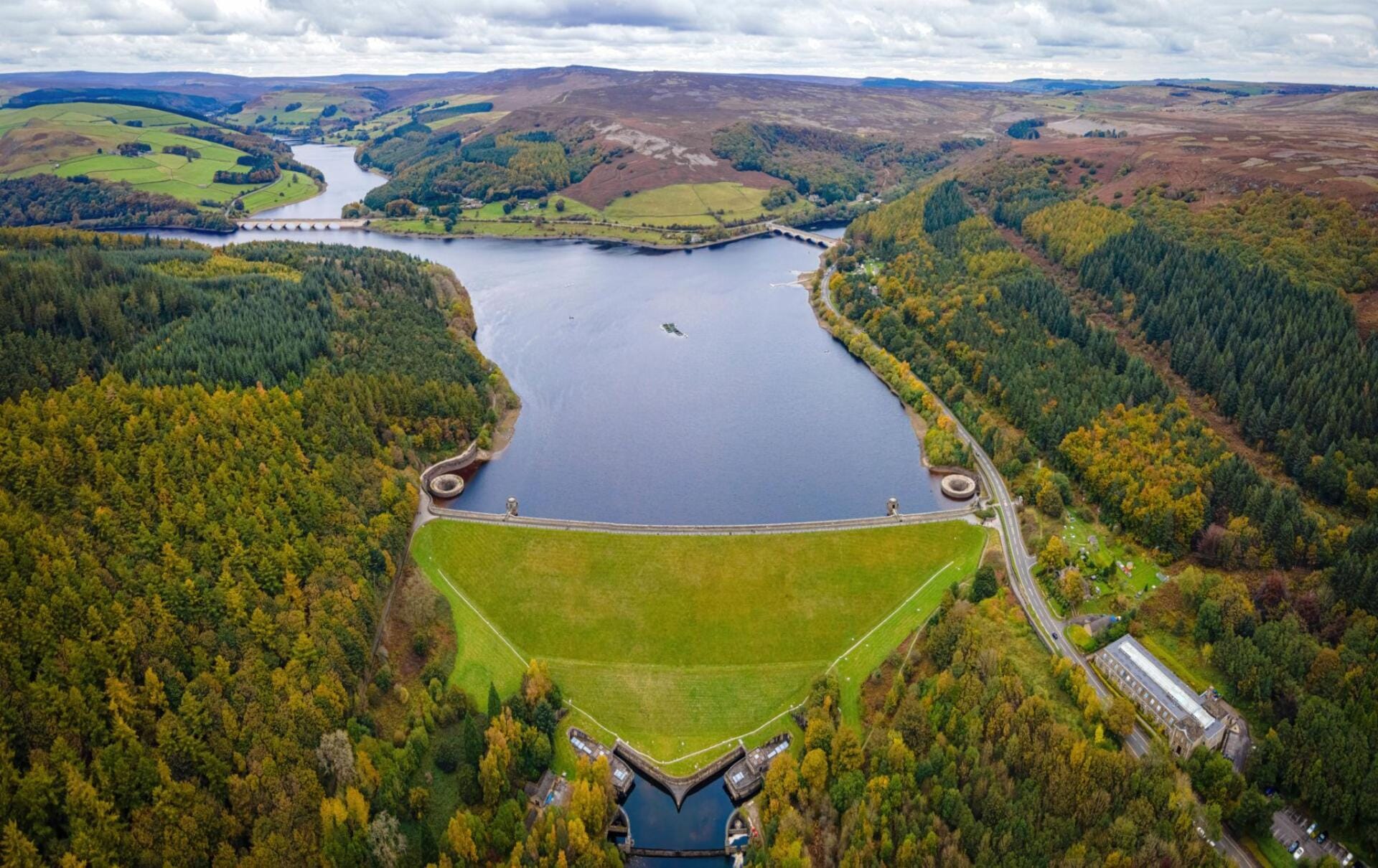 Peak District Dams, Chatsworth & Countryside Flight