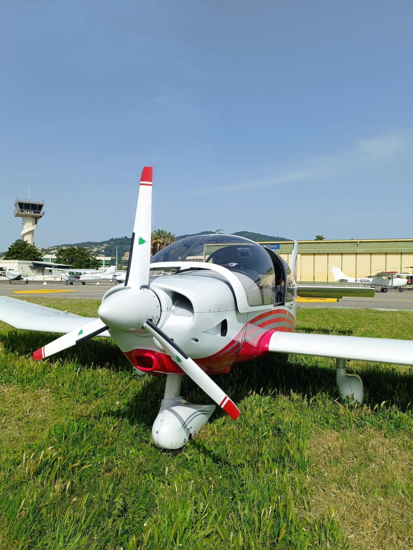 Robin DR400 - 135HP