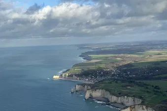 Vu aérienne sur les falaises