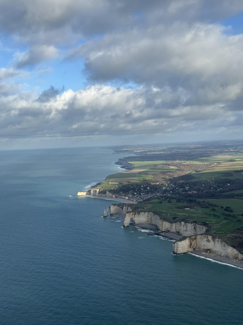 Balade aérienne à la découverte des falaises d'Étretat