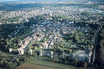 Cité médiévale de Provins et survol de l'aéroport de Vatry