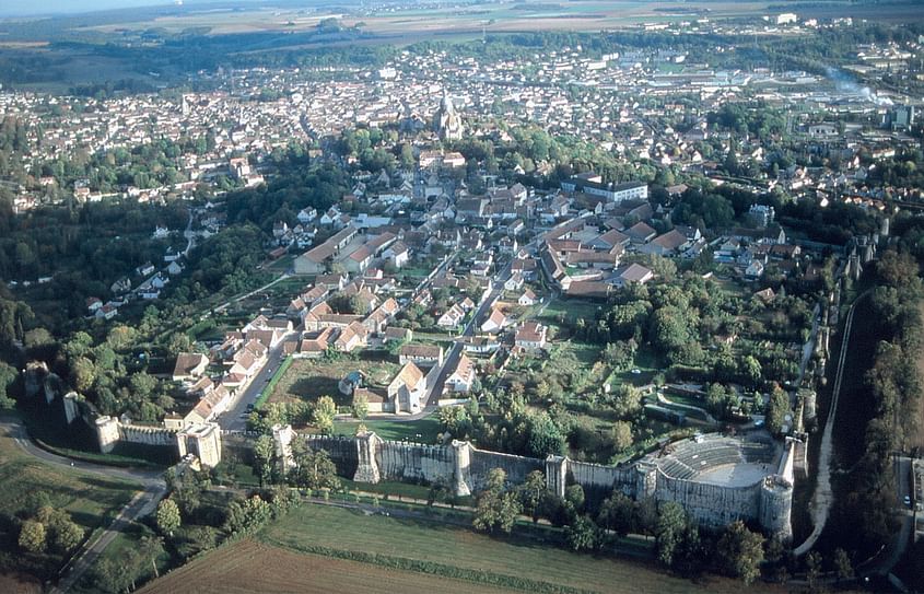 Cité médiévale de Provins et survol de l'aéroport de Vatry