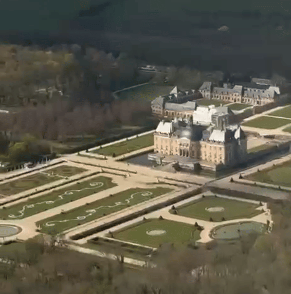 Tour aérien des châteaux et parcs autour de Paris
