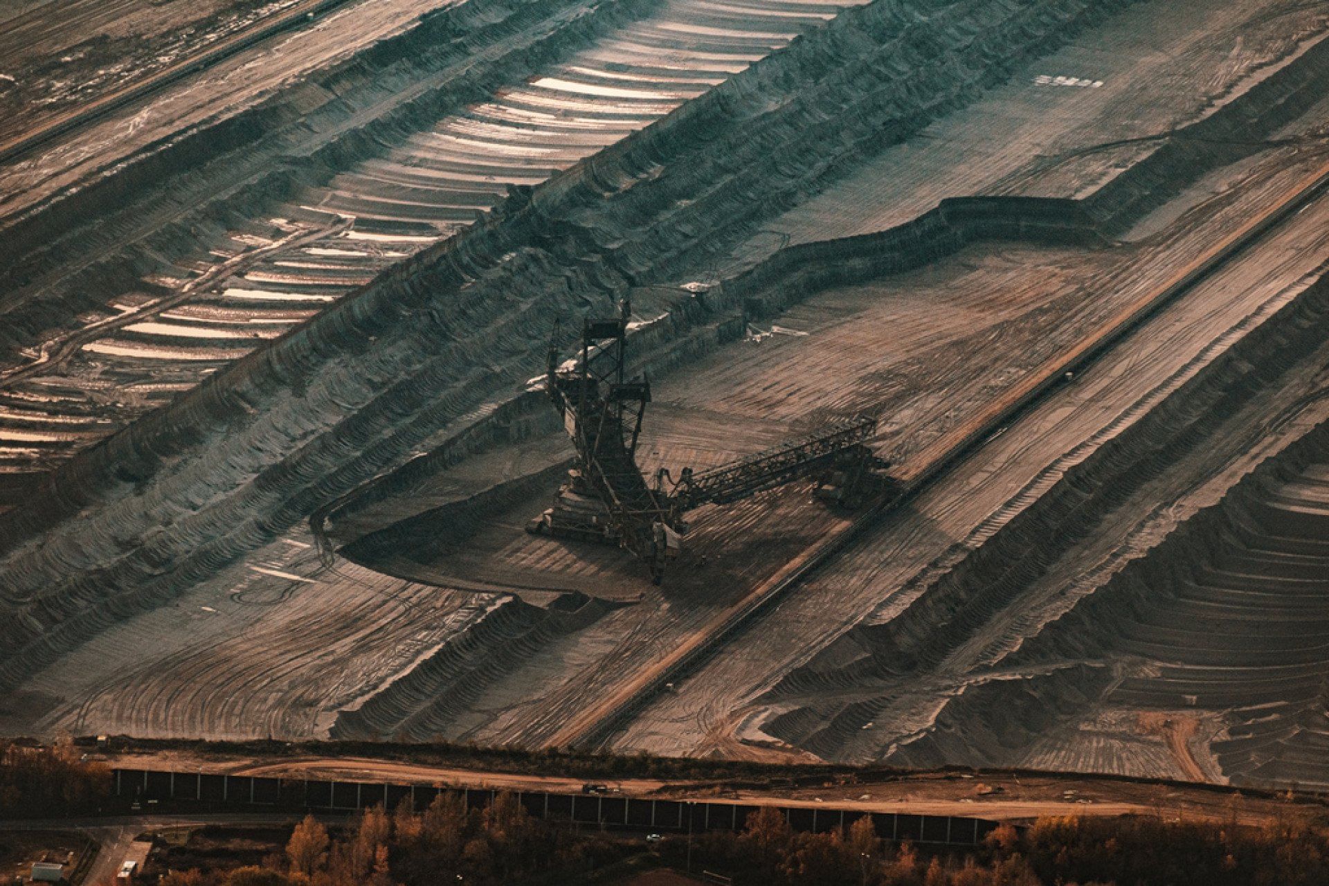 Tagebau Hambach und Kölner Dom