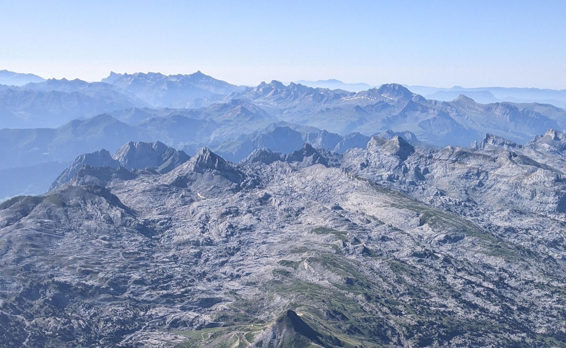 Massif de la Pierre St Martin en été