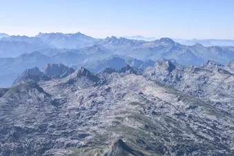Massif de la Pierre St Martin en été
