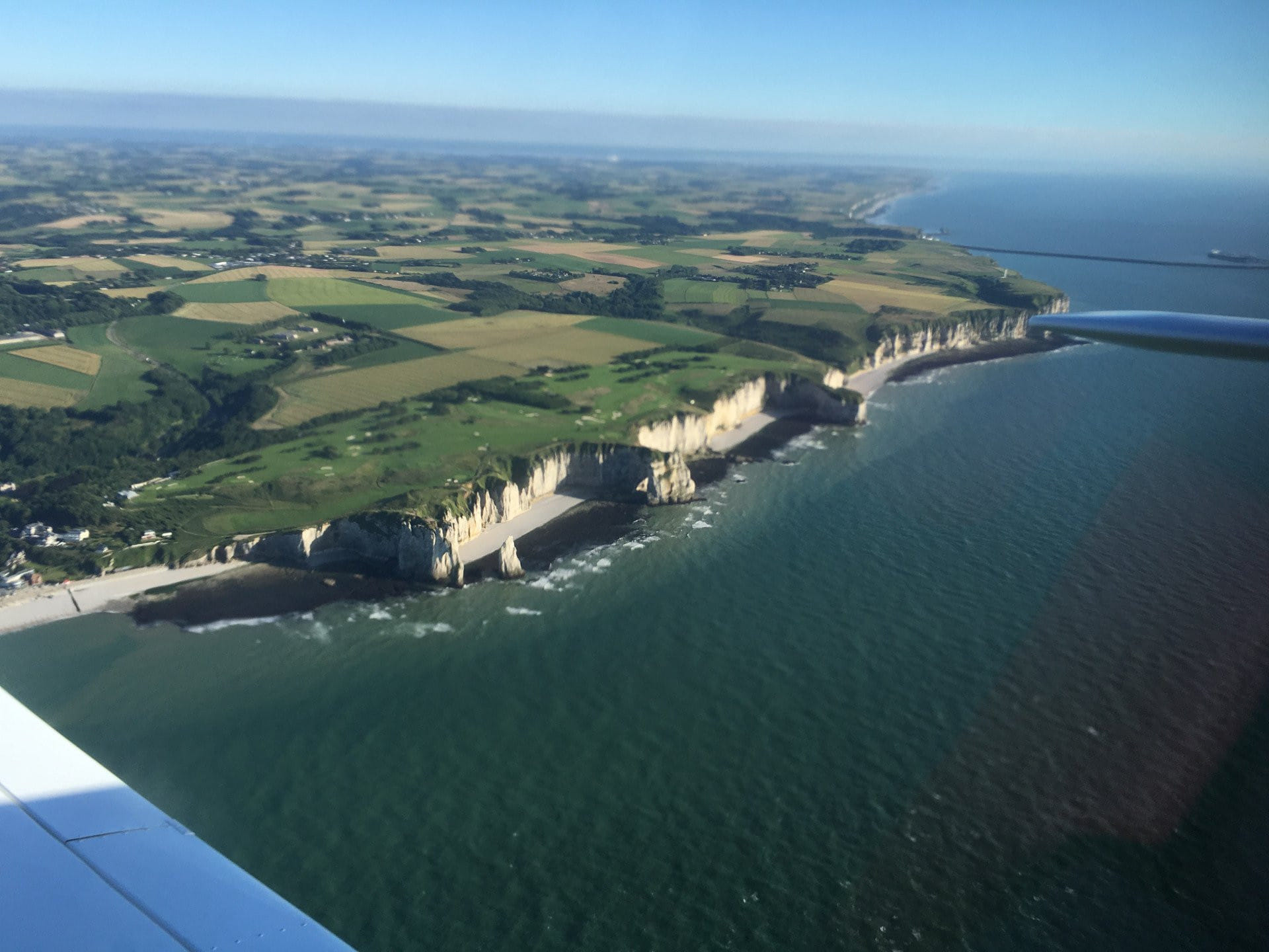 Survol de la cote d'albâtre de Dieppe à Etretat