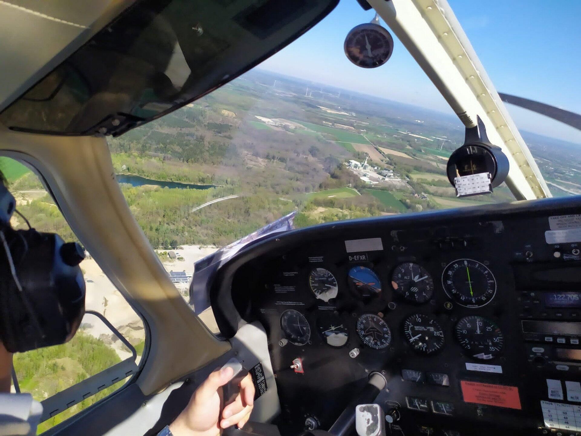SCHNUPPERFLUG - kurz, knapp und günstig