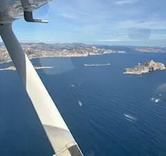 Marseille et ses calanques vues du ciel