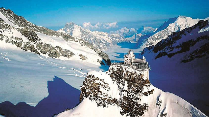 Abflug-Zürich: Eiger Mönch Jungfrau Aletschgletscher Titlis