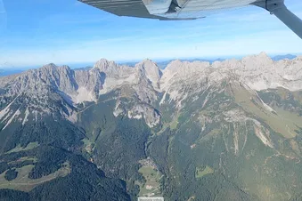 Alpenflug, Wilder Kaiser, Landung in Zell am See