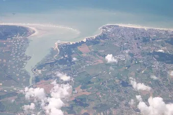 Baie de Somme et Falaises d'Étretat depuis Cambrai